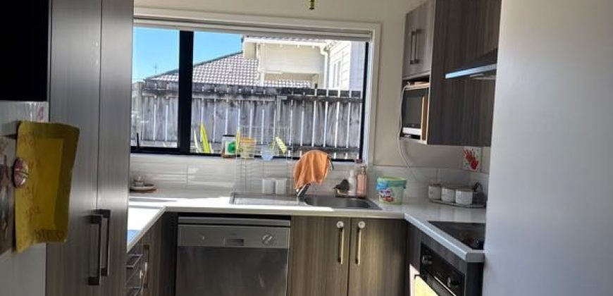 1/2 Pitt Street